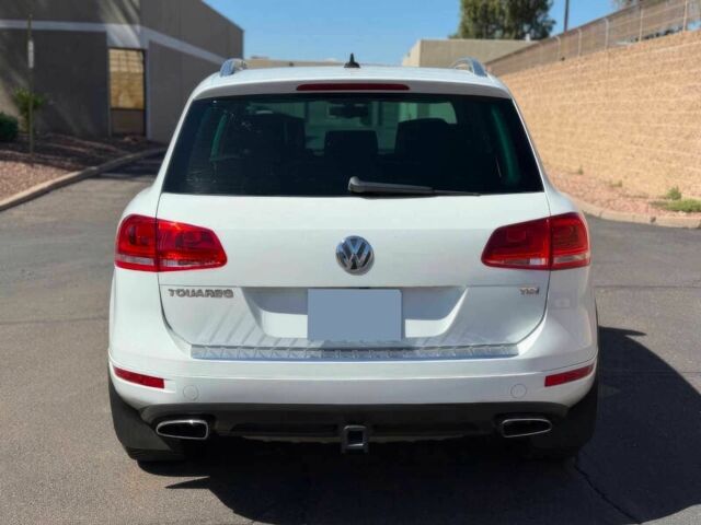 Белый Фольксваген Туарег, объемом двигателя 3 л и пробегом 83 тыс. км за 10500 $, фото 6 на Automoto.ua