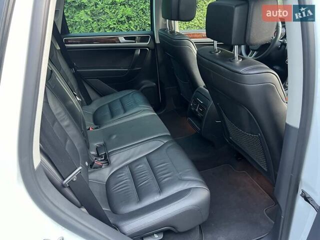 Белый Фольксваген Туарег, объемом двигателя 3 л и пробегом 290 тыс. км за 19900 $, фото 15 на Automoto.ua