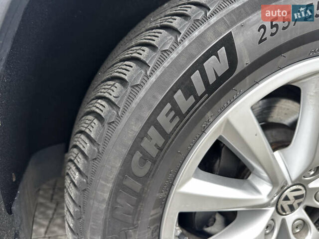 Белый Фольксваген Туарег, объемом двигателя 2.97 л и пробегом 260 тыс. км за 21900 $, фото 11 на Automoto.ua