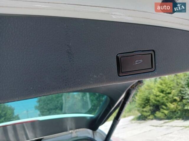 Белый Фольксваген Туарег, объемом двигателя 3.6 л и пробегом 167 тыс. км за 15700 $, фото 9 на Automoto.ua