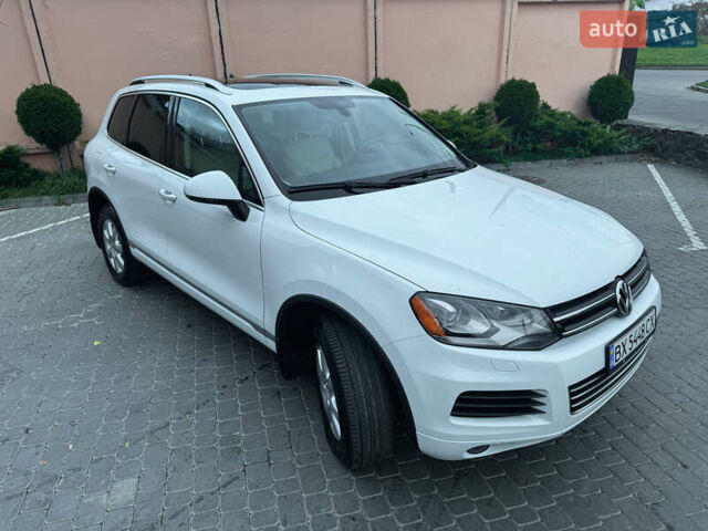 Белый Фольксваген Туарег, объемом двигателя 2.97 л и пробегом 278 тыс. км за 26800 $, фото 2 на Automoto.ua