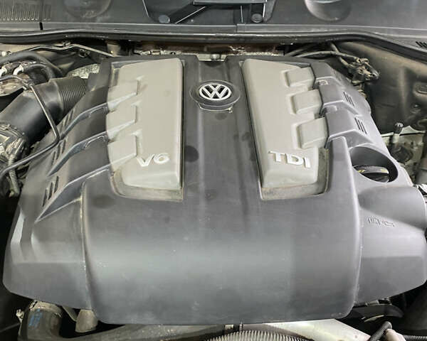 Білий Фольксваген Туарег, об'ємом двигуна 2.97 л та пробігом 165 тис. км за 23800 $, фото 16 на Automoto.ua