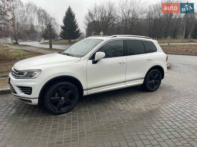 Белый Фольксваген Туарег, объемом двигателя 2.97 л и пробегом 179 тыс. км за 24500 $, фото 1 на Automoto.ua