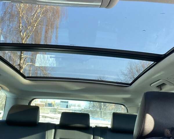 Белый Фольксваген Туарег, объемом двигателя 2.97 л и пробегом 400 тыс. км за 17000 $, фото 5 на Automoto.ua