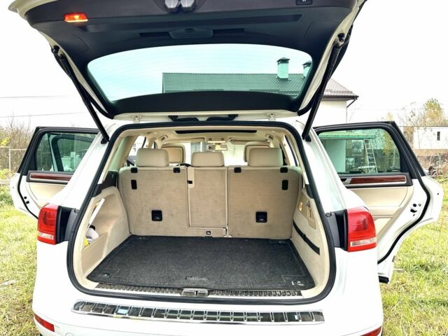 Белый Фольксваген Туарег, объемом двигателя 3 л и пробегом 236 тыс. км за 22500 $, фото 6 на Automoto.ua