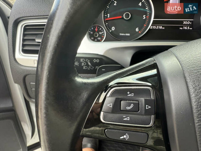 Білий Фольксваген Туарег, об'ємом двигуна 3 л та пробігом 215 тис. км за 25800 $, фото 28 на Automoto.ua