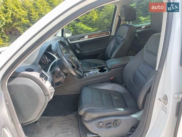 Белый Фольксваген Туарег, объемом двигателя 3.6 л и пробегом 167 тыс. км за 15700 $, фото 17 на Automoto.ua