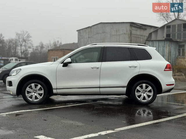 Белый Фольксваген Туарег, объемом двигателя 2.97 л и пробегом 248 тыс. км за 18000 $, фото 8 на Automoto.ua