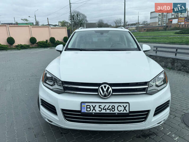 Белый Фольксваген Туарег, объемом двигателя 2.97 л и пробегом 278 тыс. км за 26800 $, фото 1 на Automoto.ua