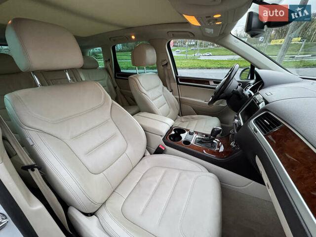 Белый Фольксваген Туарег, объемом двигателя 2.97 л и пробегом 278 тыс. км за 26800 $, фото 31 на Automoto.ua