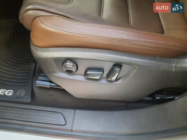 Белый Фольксваген Туарег, объемом двигателя 3 л и пробегом 111 тыс. км за 23477 $, фото 18 на Automoto.ua