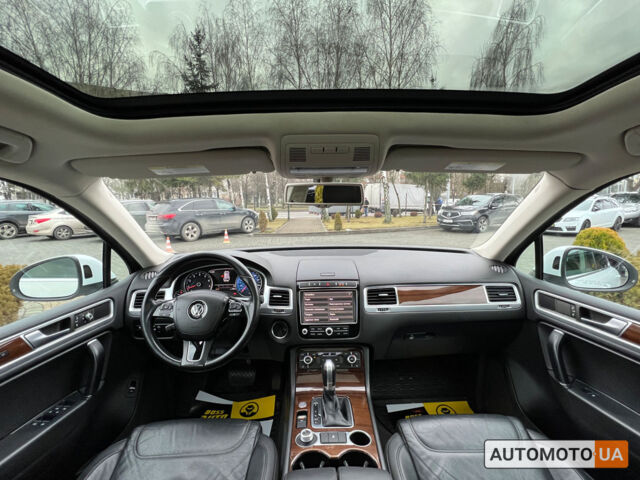Білий Фольксваген Туарег, об'ємом двигуна 3.6 л та пробігом 153 тис. км за 23200 $, фото 14 на Automoto.ua