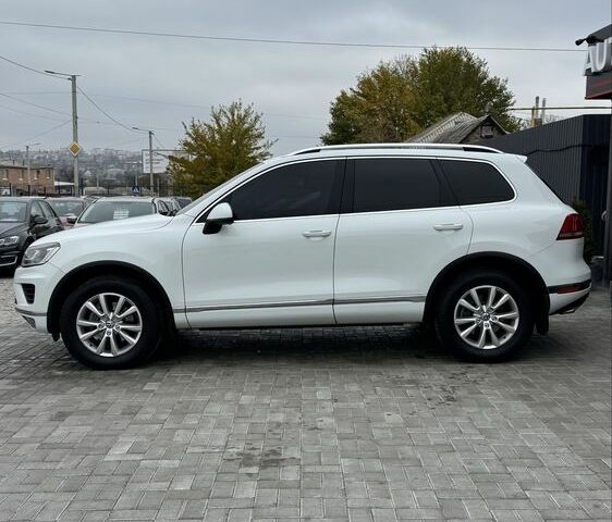 Белый Фольксваген Туарег, объемом двигателя 3 л и пробегом 320 тыс. км за 23700 $, фото 7 на Automoto.ua