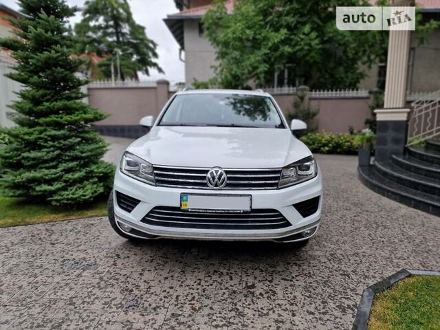Білий Фольксваген Туарег, об'ємом двигуна 3 л та пробігом 102 тис. км за 34800 $, фото 8 на Automoto.ua