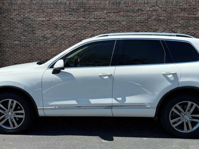 Білий Фольксваген Туарег, об'ємом двигуна 3.6 л та пробігом 78 тис. км за 6200 $, фото 3 на Automoto.ua