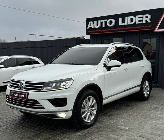 Белый Фольксваген Туарег, объемом двигателя 3 л и пробегом 320 тыс. км за 23700 $, фото 8 на Automoto.ua