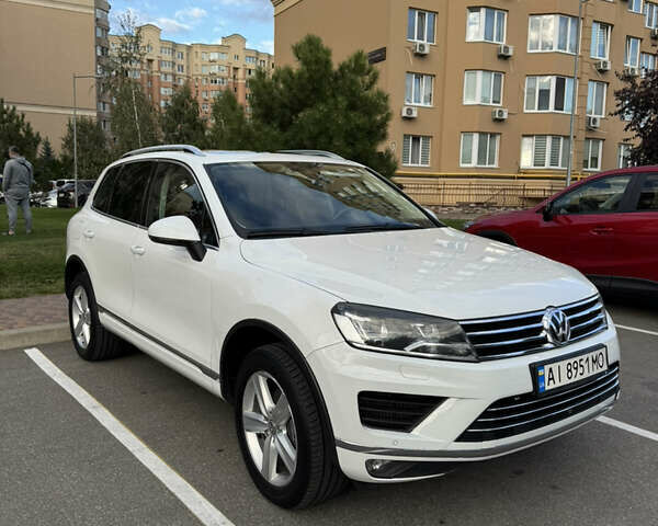 Білий Фольксваген Туарег, об'ємом двигуна 2.97 л та пробігом 228 тис. км за 29500 $, фото 7 на Automoto.ua