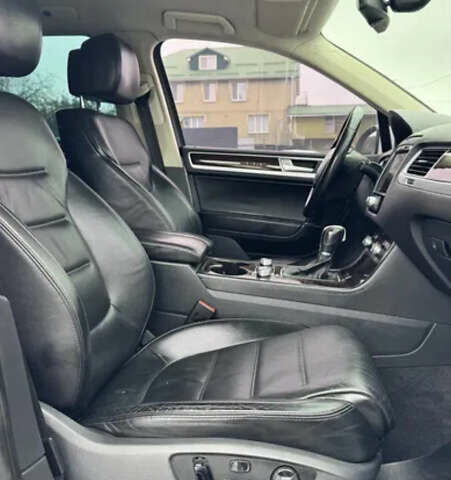 Білий Фольксваген Туарег, об'ємом двигуна 2.97 л та пробігом 320 тис. км за 23200 $, фото 15 на Automoto.ua