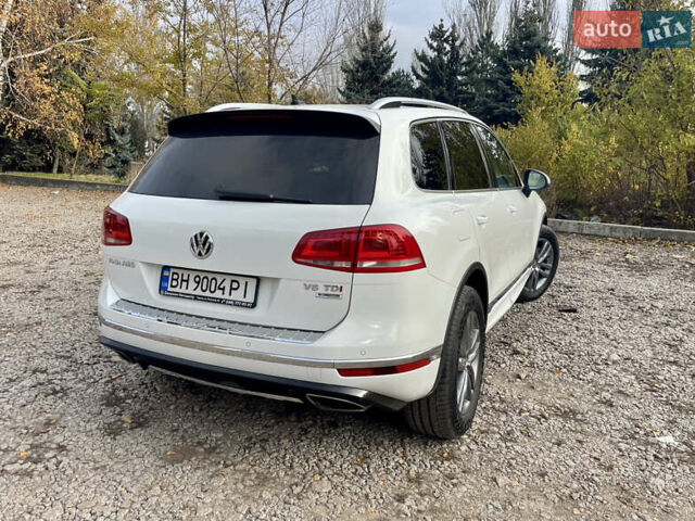 Білий Фольксваген Туарег, об'ємом двигуна 3 л та пробігом 199 тис. км за 35500 $, фото 6 на Automoto.ua