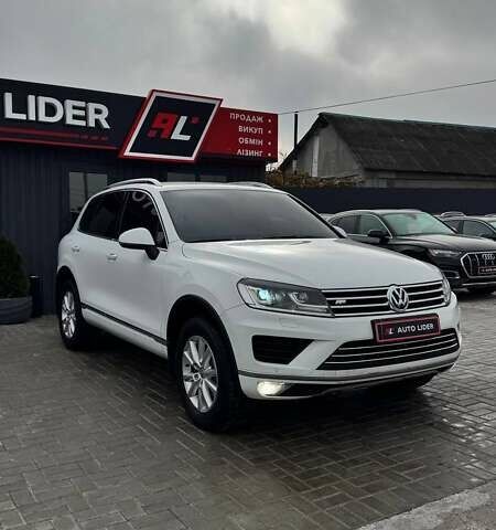 Білий Фольксваген Туарег, об'ємом двигуна 2.97 л та пробігом 320 тис. км за 23200 $, фото 6 на Automoto.ua