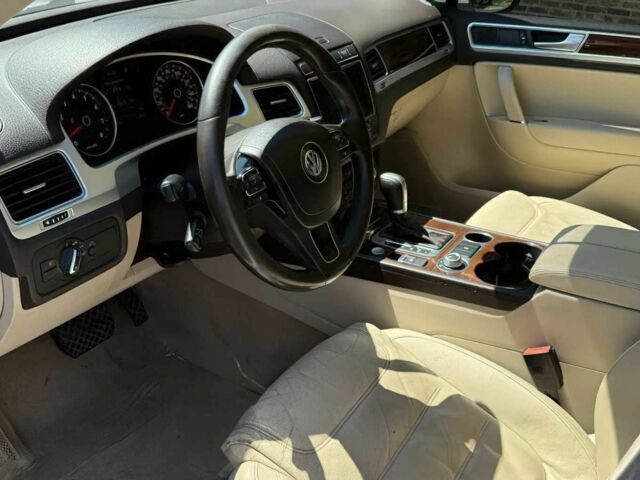 Білий Фольксваген Туарег, об'ємом двигуна 3.6 л та пробігом 78 тис. км за 6200 $, фото 7 на Automoto.ua