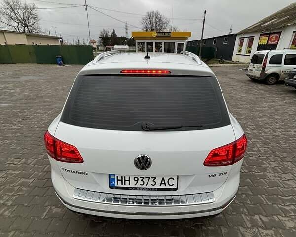 Белый Фольксваген Туарег, объемом двигателя 3 л и пробегом 269 тыс. км за 27000 $, фото 13 на Automoto.ua