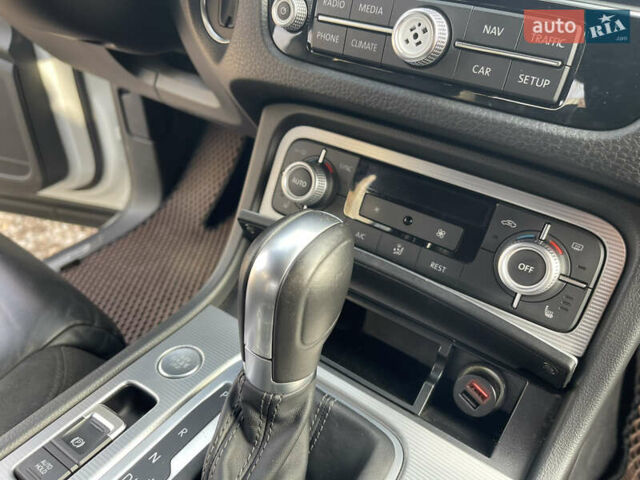 Білий Фольксваген Туарег, об'ємом двигуна 3 л та пробігом 199 тис. км за 35500 $, фото 23 на Automoto.ua