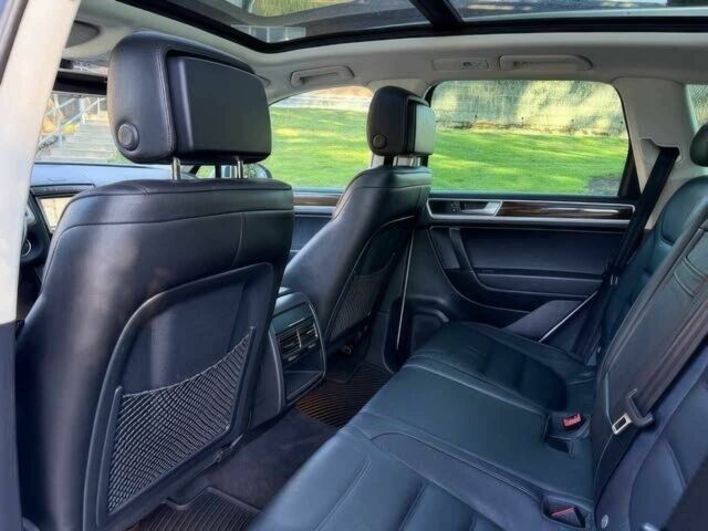 Белый Фольксваген Туарег, объемом двигателя 3.6 л и пробегом 70 тыс. км за 3800 $, фото 16 на Automoto.ua