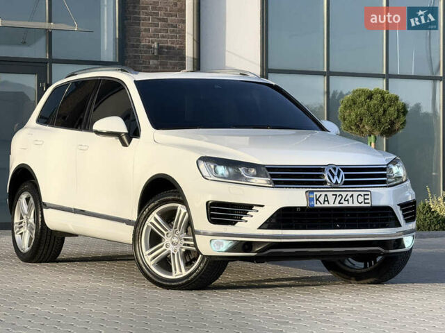 Білий Фольксваген Туарег, об'ємом двигуна 3 л та пробігом 279 тис. км за 24700 $, фото 8 на Automoto.ua