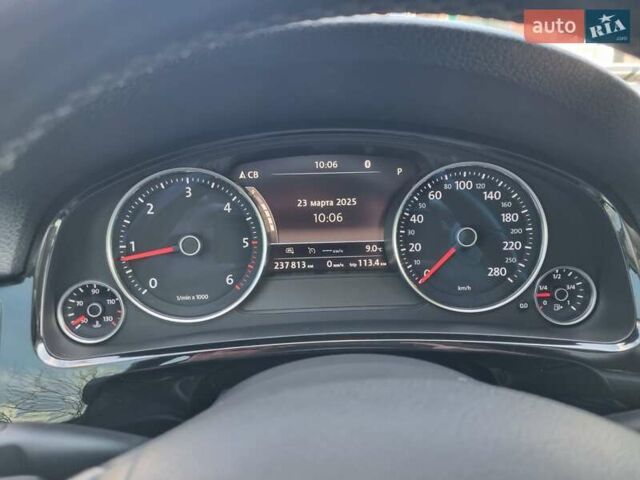 Білий Фольксваген Туарег, об'ємом двигуна 2.97 л та пробігом 240 тис. км за 28000 $, фото 12 на Automoto.ua