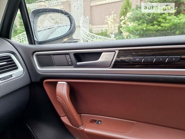 Білий Фольксваген Туарег, об'ємом двигуна 3 л та пробігом 102 тис. км за 34800 $, фото 15 на Automoto.ua