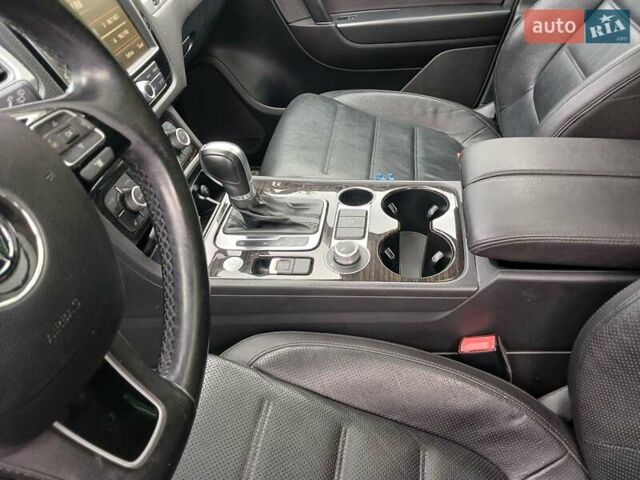 Белый Фольксваген Туарег, объемом двигателя 3 л и пробегом 170 тыс. км за 24900 $, фото 40 на Automoto.ua