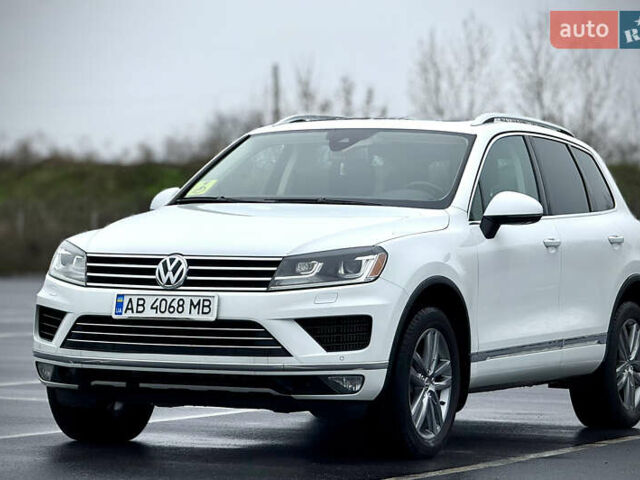 Белый Фольксваген Туарег, объемом двигателя 2.97 л и пробегом 216 тыс. км за 24500 $, фото 2 на Automoto.ua