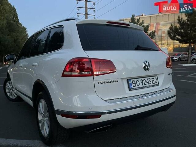 Белый Фольксваген Туарег, объемом двигателя 2.97 л и пробегом 208 тыс. км за 21800 $, фото 23 на Automoto.ua