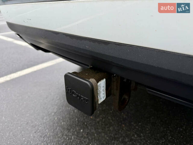 Белый Фольксваген Туарег, объемом двигателя 2.97 л и пробегом 216 тыс. км за 24500 $, фото 25 на Automoto.ua