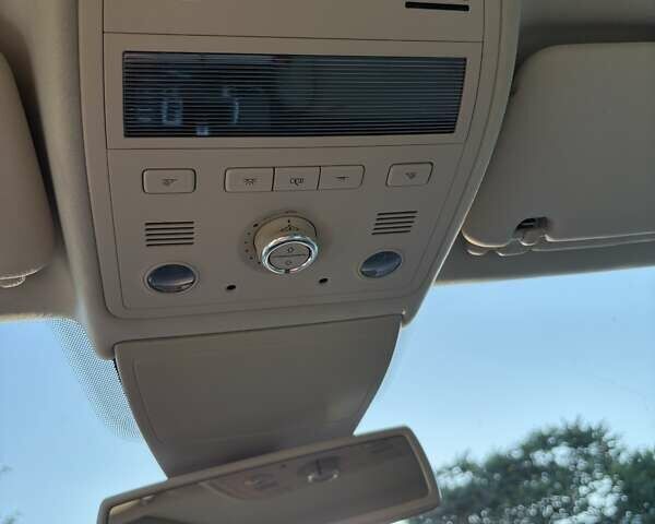 Белый Фольксваген Туарег, объемом двигателя 2.97 л и пробегом 99 тыс. км за 28500 $, фото 23 на Automoto.ua