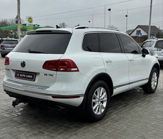 Белый Фольксваген Туарег, объемом двигателя 3 л и пробегом 320 тыс. км за 23700 $, фото 3 на Automoto.ua