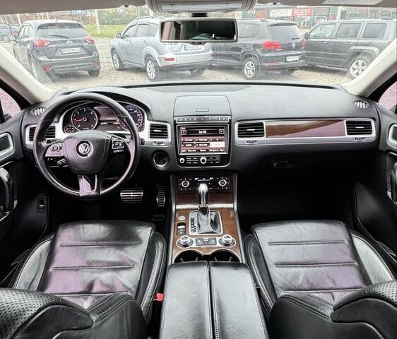 Белый Фольксваген Туарег, объемом двигателя 3 л и пробегом 320 тыс. км за 23700 $, фото 17 на Automoto.ua