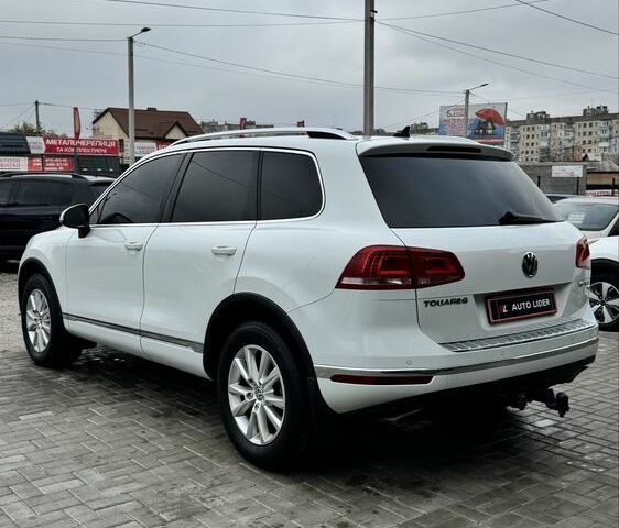 Белый Фольксваген Туарег, объемом двигателя 3 л и пробегом 320 тыс. км за 23700 $, фото 6 на Automoto.ua