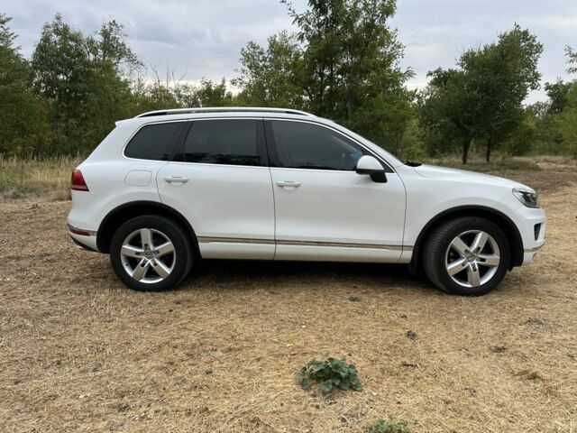 Белый Фольксваген Туарег, объемом двигателя 3 л и пробегом 204 тыс. км за 26000 $, фото 9 на Automoto.ua