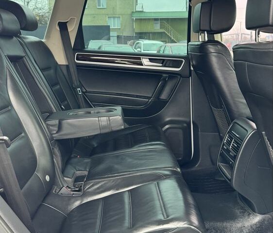 Белый Фольксваген Туарег, объемом двигателя 3 л и пробегом 320 тыс. км за 23700 $, фото 18 на Automoto.ua