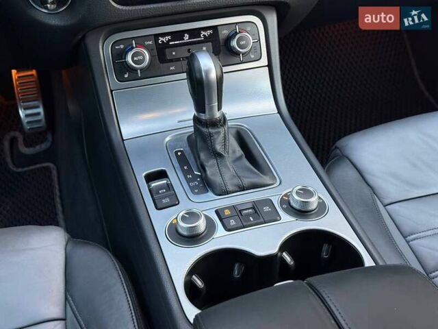 Белый Фольксваген Туарег, объемом двигателя 2.97 л и пробегом 205 тыс. км за 23900 $, фото 36 на Automoto.ua