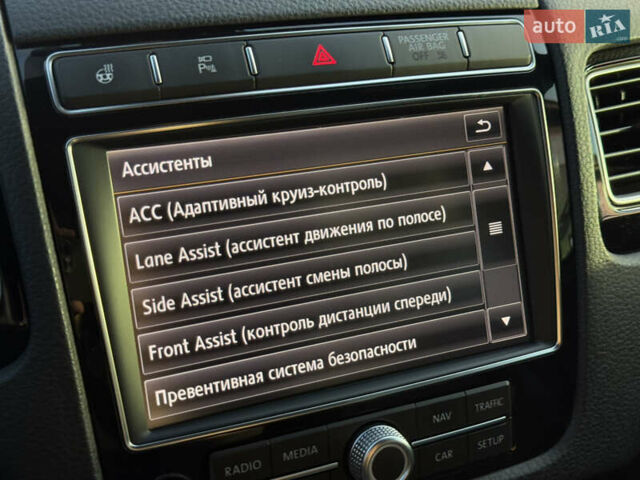 Белый Фольксваген Туарег, объемом двигателя 2.97 л и пробегом 278 тыс. км за 25900 $, фото 32 на Automoto.ua