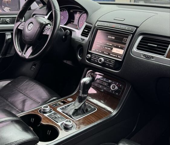 Белый Фольксваген Туарег, объемом двигателя 3 л и пробегом 320 тыс. км за 23700 $, фото 19 на Automoto.ua