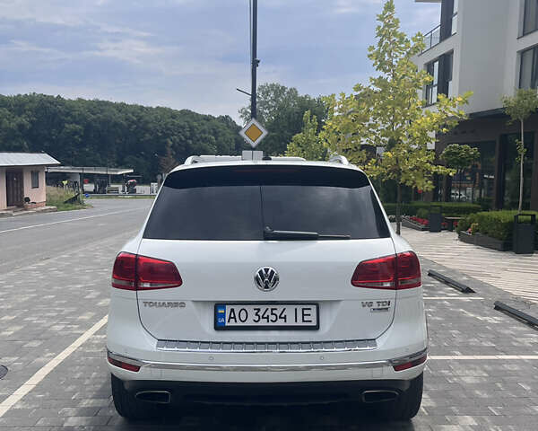 Білий Фольксваген Туарег, об'ємом двигуна 2.97 л та пробігом 247 тис. км за 29800 $, фото 5 на Automoto.ua