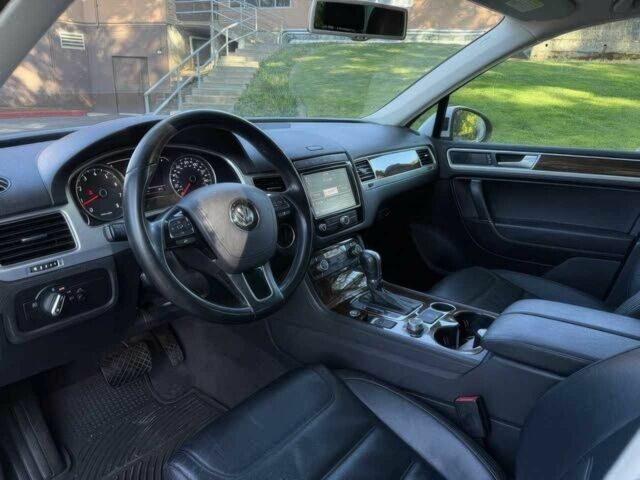 Белый Фольксваген Туарег, объемом двигателя 3.6 л и пробегом 77 тыс. км за 13700 $, фото 11 на Automoto.ua