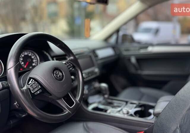 Белый Фольксваген Туарег, объемом двигателя 2.97 л и пробегом 206 тыс. км за 24900 $, фото 7 на Automoto.ua