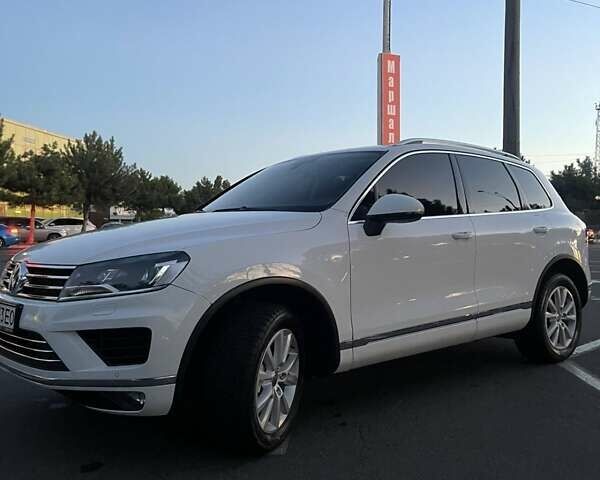 Белый Фольксваген Туарег, объемом двигателя 2.97 л и пробегом 208 тыс. км за 21800 $, фото 17 на Automoto.ua