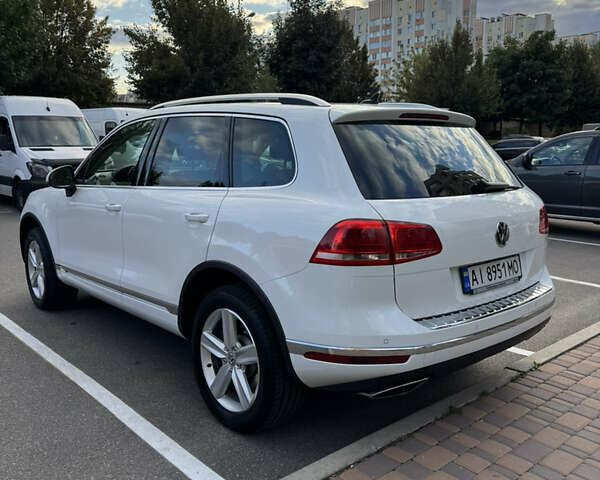 Білий Фольксваген Туарег, об'ємом двигуна 2.97 л та пробігом 228 тис. км за 29500 $, фото 3 на Automoto.ua
