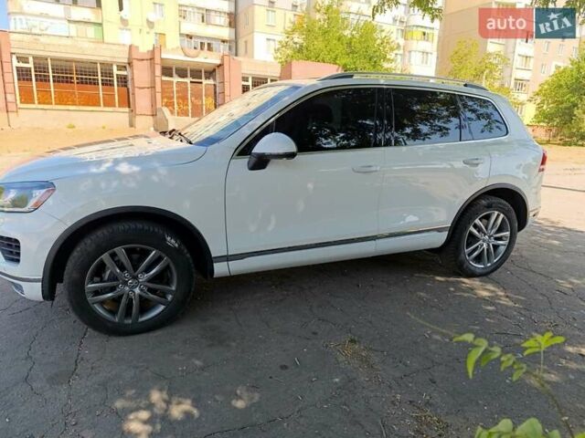 Білий Фольксваген Туарег, об'ємом двигуна 2.97 л та пробігом 271 тис. км за 20500 $, фото 9 на Automoto.ua